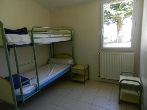 1 bunk bed