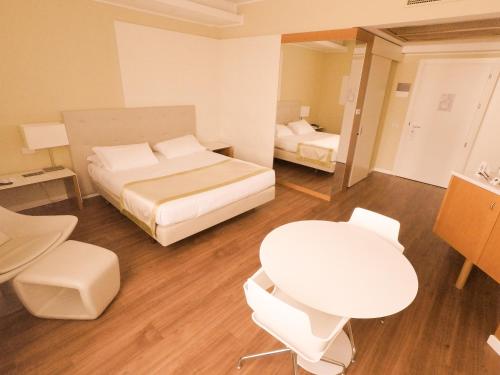 Best Western Mirage Hotel Fiera Mirage Hotel is conveniently located in the popular Paderno Dugnano area. The property features a wide range of facilities to make your stay a pleasant experience. 24-hour front desk, facilities for d