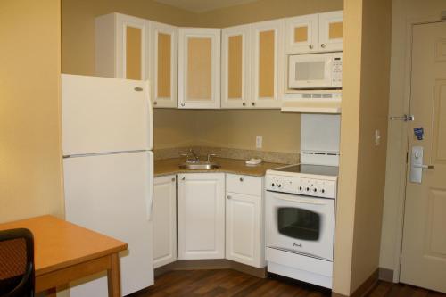 Extended Stay America Suites - San Rafael - Francisco Blvd East
