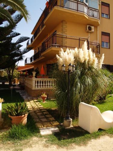 . Oikos Holiday Apartments