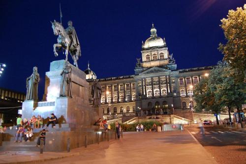 Prague Palace - Wenceslas Square, Praha (fotografie 3)