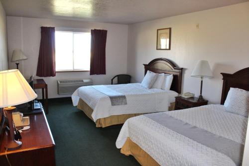 2 queen beds