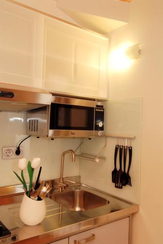 Hostal riMboMbin - main image