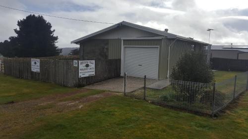 . Waratah Falls Holiday Unit