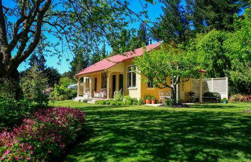 . Leader Valley Cottage - A Tranquil Retreat For Two