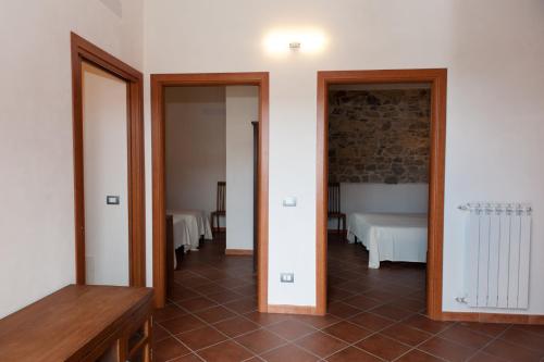 2 bedrooms, 4 beds