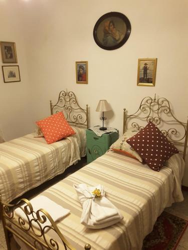 Five-Bedroom Villa on Two Floors image 1