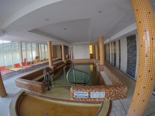 Lake and Spa Apartman - image 12
