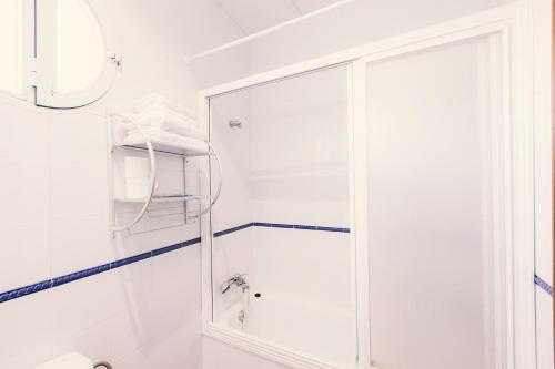 Hostal La Laguna - image 8