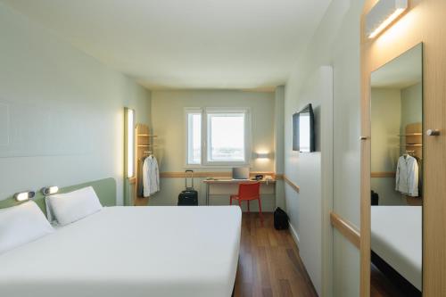 ibis budget Caen Porte de Bretagne in Caen