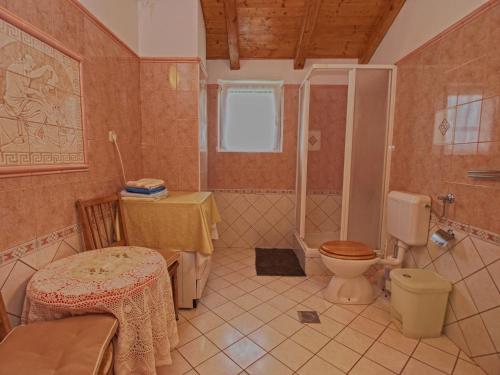 Double Room image 5
