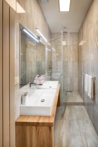 Riverview Old Town Apartment - image 14