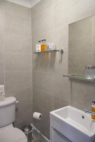 The Cambridge Guest House - image 12