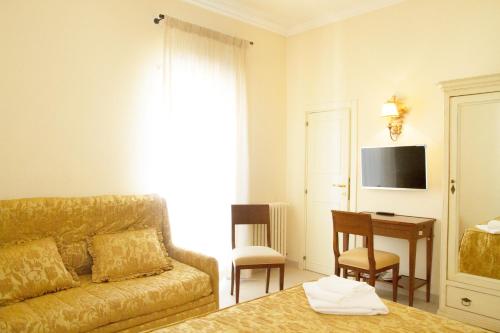 3 twin beds
