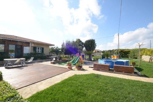 حديقة, Villa Rosa in Michelica