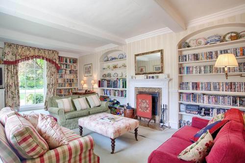 Vicarage House & Pool House - main image