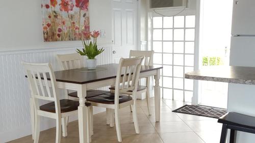 Sunrise Ocean Suites in Hillsboro Part (FL)