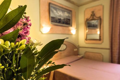 Antica Residenza D'Azeglio Room&Breakfast di Charme – Bologna, KY