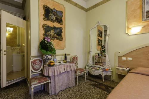 Antica Residenza D'Azeglio Room&Breakfast di Charme - image 2