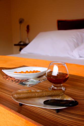 6 Suites Hotel – Bogota, NY