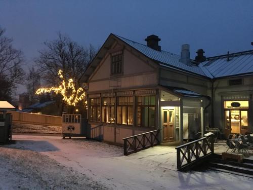 Hotellet från utsidan, Cafe-Restaurant & Hotel Saima near Nyslotts flygplats