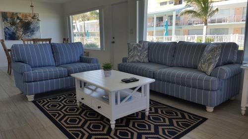 Sunrise Ocean Suites in Hillsboro Part (FL)