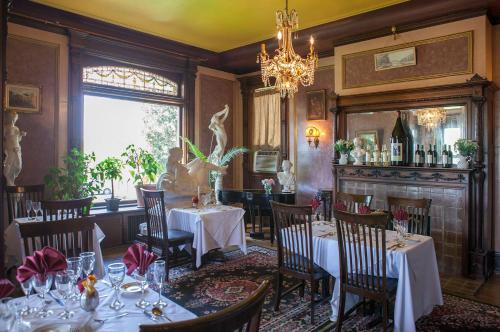 Henderson Castle Inn – Kalamazoo, MI