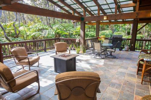 Hale Mauna Loa Upper Level with shared Hot Tub Volcano