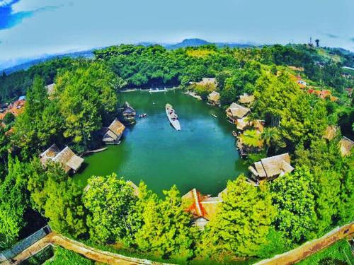 A környék, Kampung Sampireun Resort & Spa in Samarang