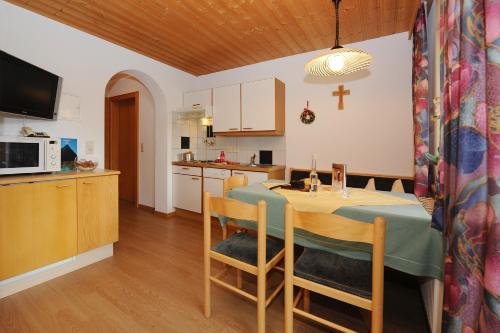 Apart Zimalis - image 10