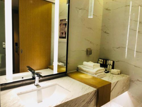 Borrman Hotel Canton Tower Kecun Metro Station Flagship Branch The 4-star Borrman Hotel Canton Tower Kecun Metro Station Fla offers comfort and convenience whether youre on business or holiday in Guangzhou. Offering a variety of facilities and services, the prop