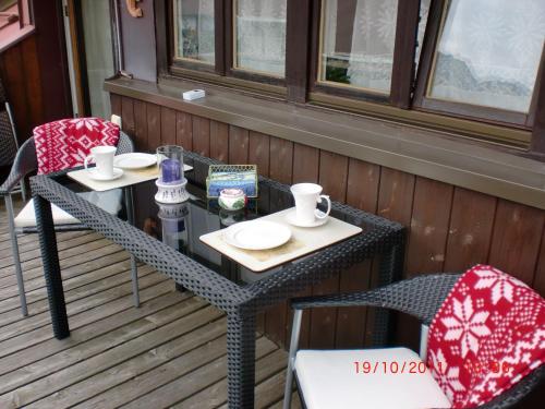 Apartment with Mountain View image 7