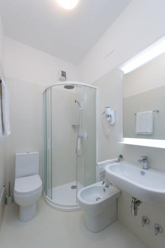 2 twin beds