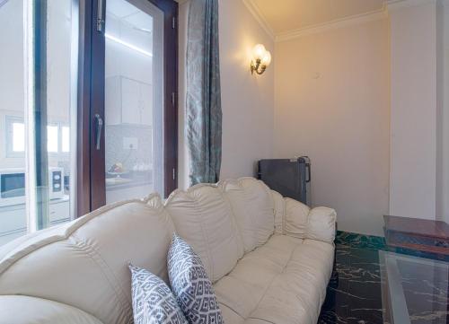Studio Apartment image 8