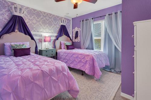 Free Resort Access, Themed Room Villa, Near Disney in Kissimmee, USA