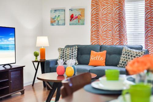 Free Resort Access, Themed Room Villa, Near Disney in Kissimmee, USA