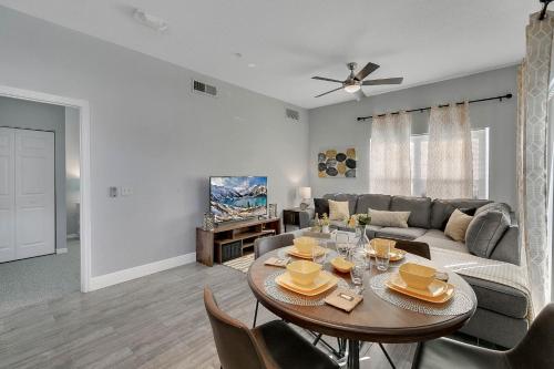 Family-Friendly Villa Resort House - Near Disney in Kissimmee, USA