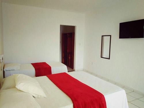 3 twin beds