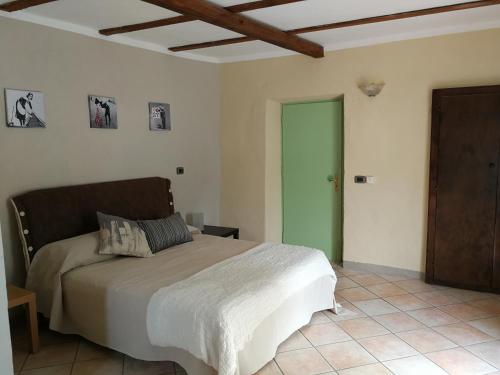  Locanda Montecarlo, Pension in Lesegno bei Tetti