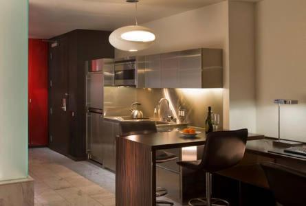 Luxury Suites at Palms Place