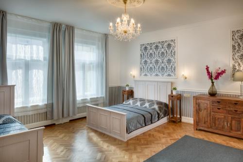 Veleslavinova Apartment - image 4