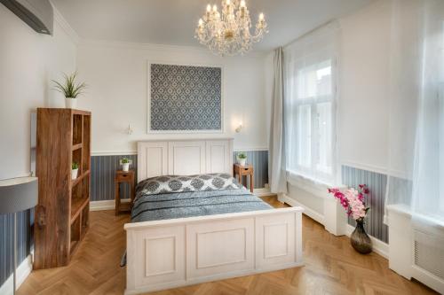 Veleslavinova Apartment - image 6