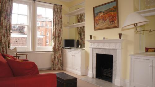 A Home To Rent - Fulham Apartment, Parsons Green, London
