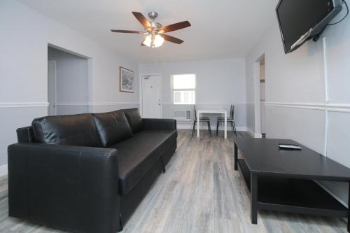 The Dolphin Hollywood - image 4