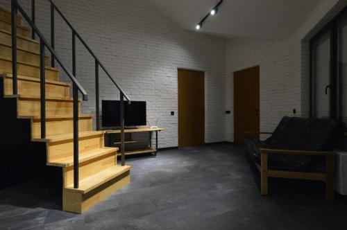 Air Loft Apartment - image 8