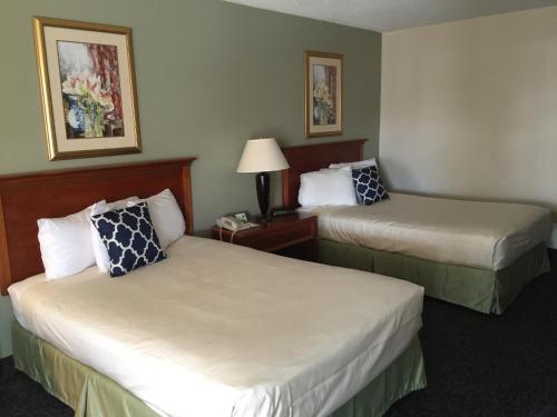 2 double beds