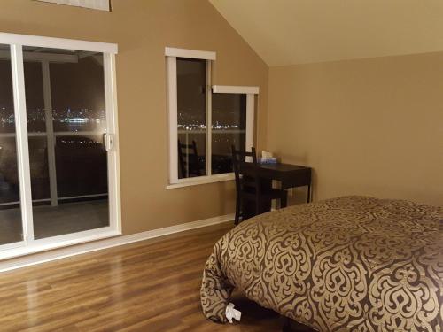 Emperial Suites - Accommodation - North Vancouver
