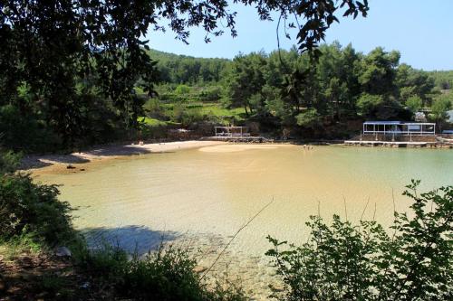Rooms by the sea Jelsa, Hvar - 127, Елша (фото 2)