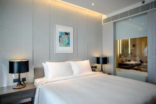 118593702 Amara Bangkok Hotel