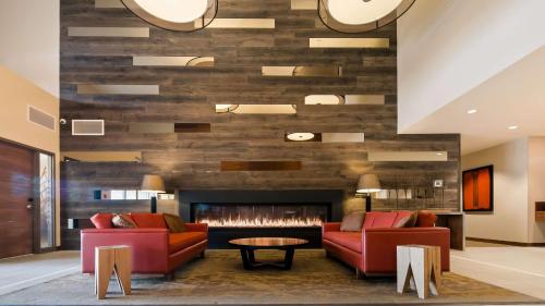 大堂, Mountain View Inn & Suites in 森德雷 (AB)